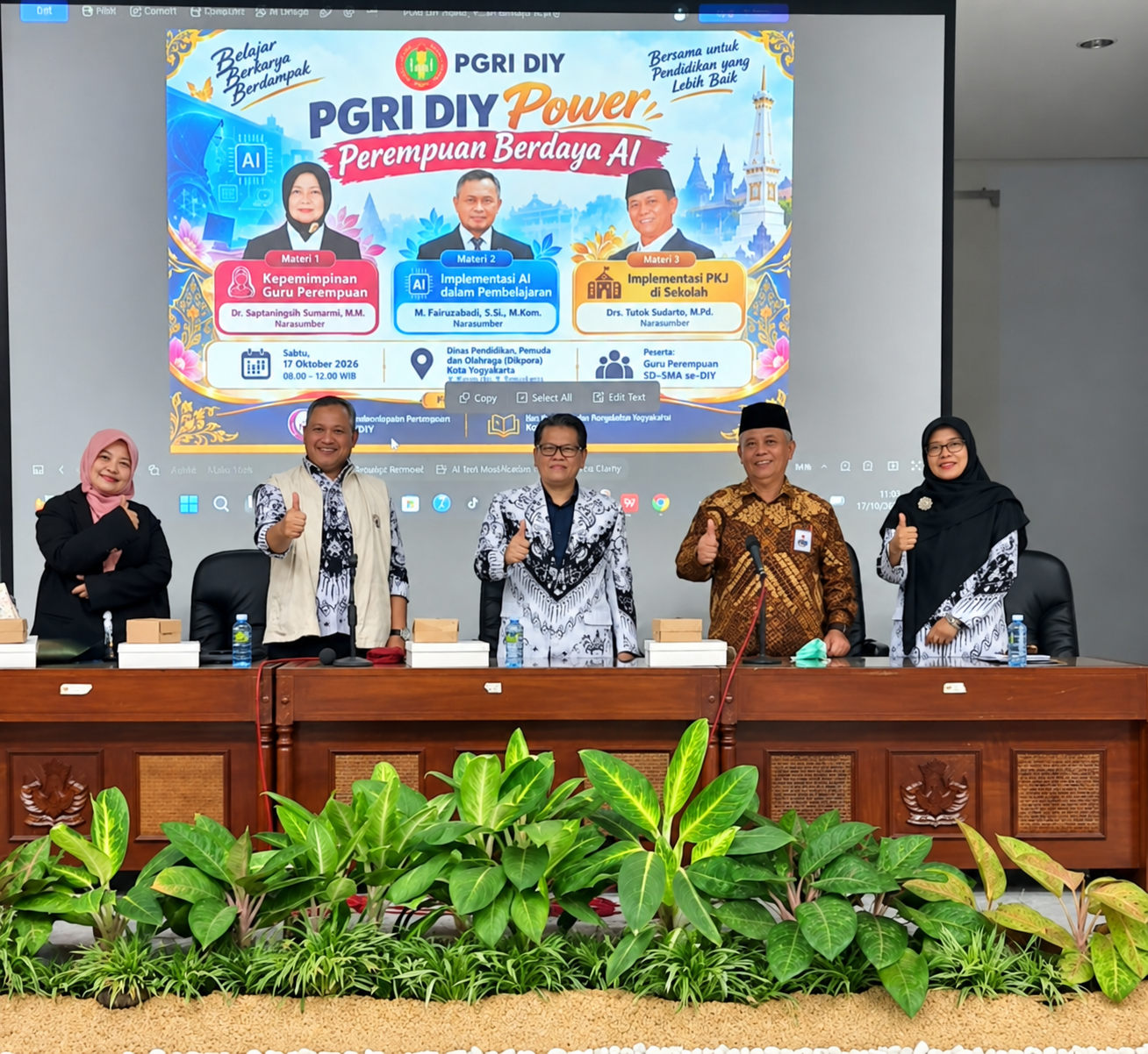 Guru Perempuan Berdaya dari Memimpin hingga Menggandeng AI